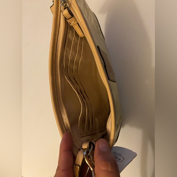 Coach clutch - Picture 3 of 3